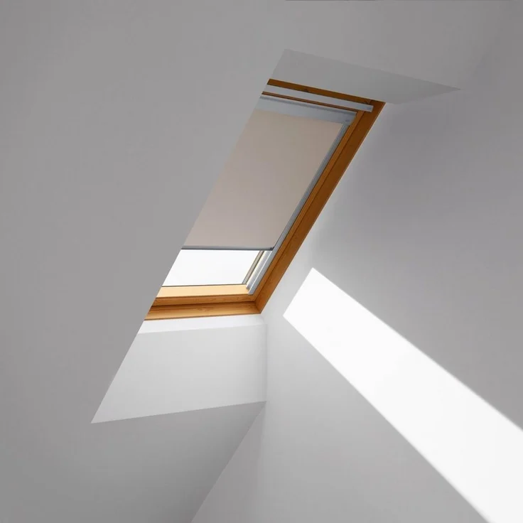 Verdunklungsrollo DBL P06 4230, VELUX, verdunkelnd, ohne Bohren, in Führungsschienen, VELUX »Pick & Click!«, alufarbene Führungsschienen & Griffleiste – Bild 2