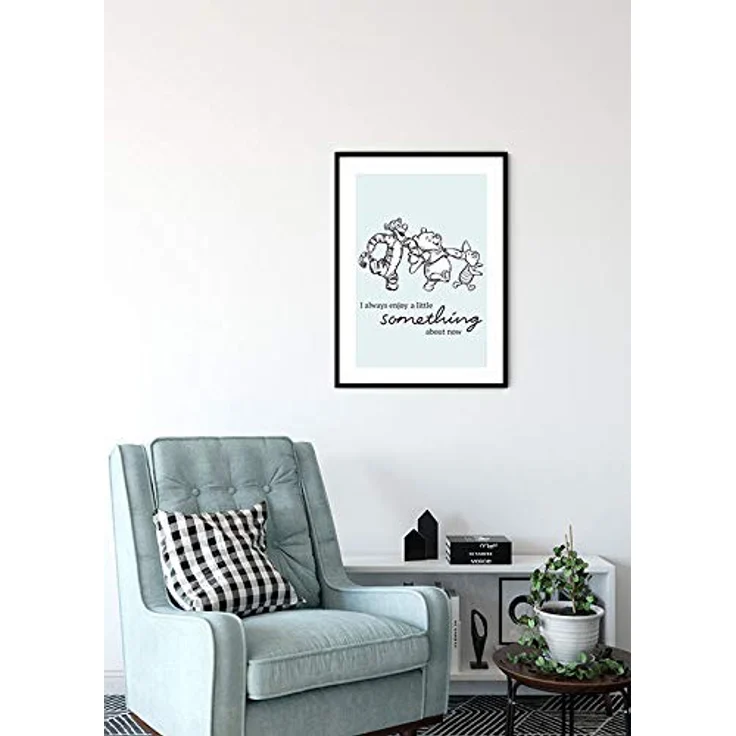 Komar Disney Wandbild Winnie Pooh Little Something, 50x70cm, Premium-Poster Fotopapier, ohne Rahmen, für Kinderzimmer und Babyzimmer, made in Germany – Bild 4
