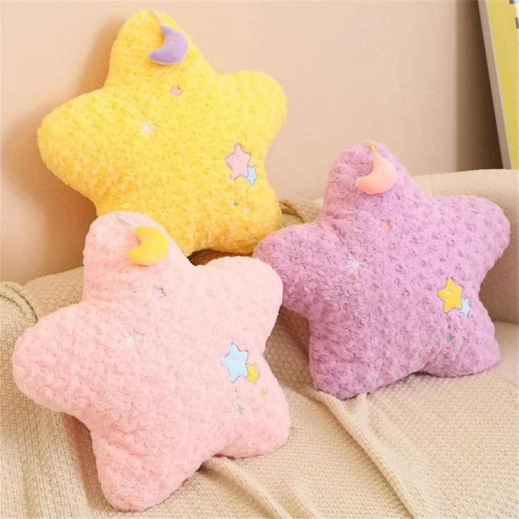 Kuschelkissen Kinder Niedlich Stern Mond Plüsch Kissen Dekokissen Weiche Flauschige Zierkissen Sofakissen für kuschelecke Kinderzimmer Schlafzimmer Deko, 50CM (Lila,Mond) – Bild 3