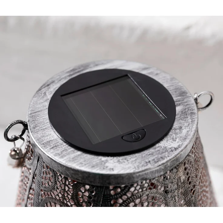 Dehner Solar-Laterne Scala, Ø 20 cm, Höhe 25 cm, Metall/Kunststoff, Lichtfarbe warmweiß, grau/silber – Bild 5