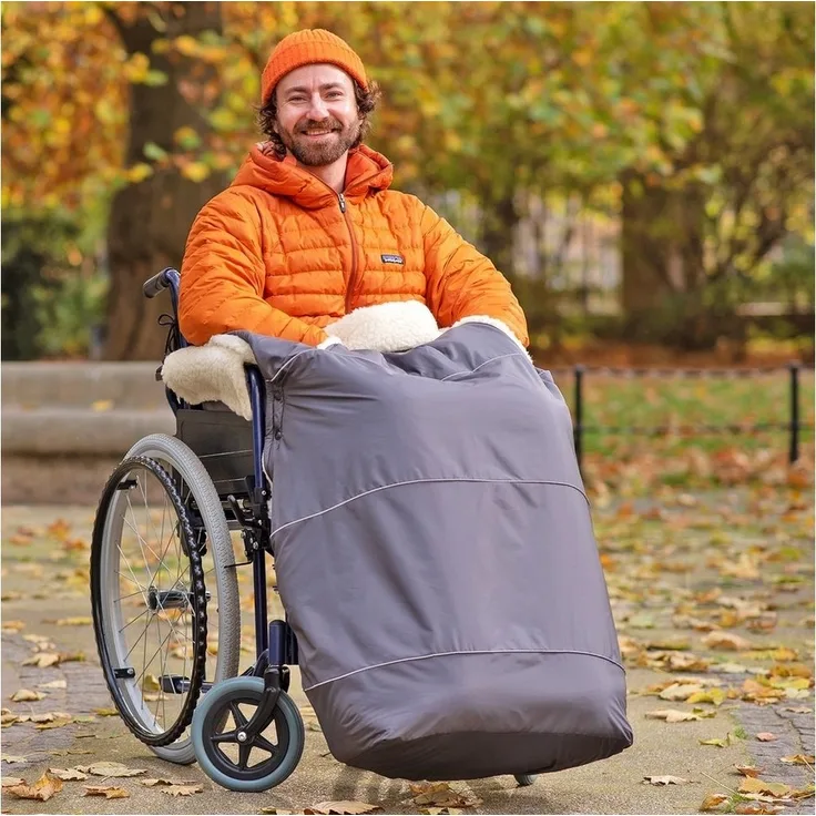 novely® Fußsack novely® KARLO PRO Fußsack Rollstuhl Filzfrei Thermofußsack Lammwolle/P, Wetterfest, Thermo-warm und Ultraweich