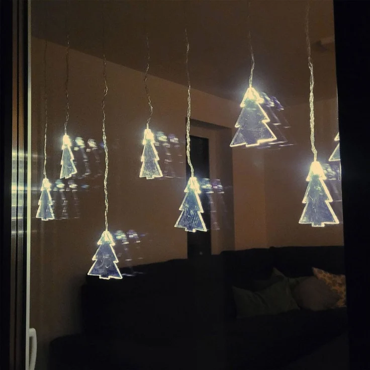 Raburg LED-Girlande Acrylvorhang Tannenbaum, 8 LEDs in Warm-Weiß, 110 cm lang, nur Indoor, 6/18-Timer, batteriebetrieben, inkl. Batterien,- Haken & Saugnäpfe – Bild 2