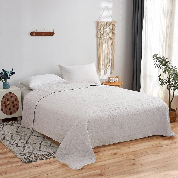 Tagesdecke (Silber) 220x240 cm mit wattierter Zwischenlage, Bettüberwurf - Überwurfdecke, Sommerdecke gesteppt - Steppdecke, Wendedecke – Bild 1