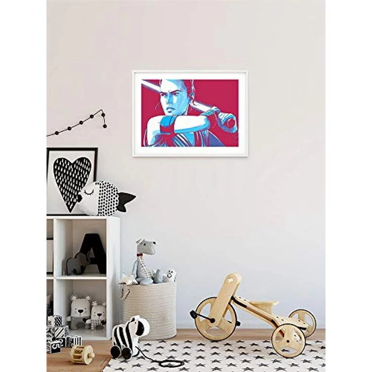 Komar Wandbild | Star Wars Faces Rey | Hochwertiger Kunstdruck für Kinderzimmer und Jugendzimmer, ohne Rahmen, 40 x 30 cm, Made in Germany, lichtbeständig und fotorealistisch – Bild 3
