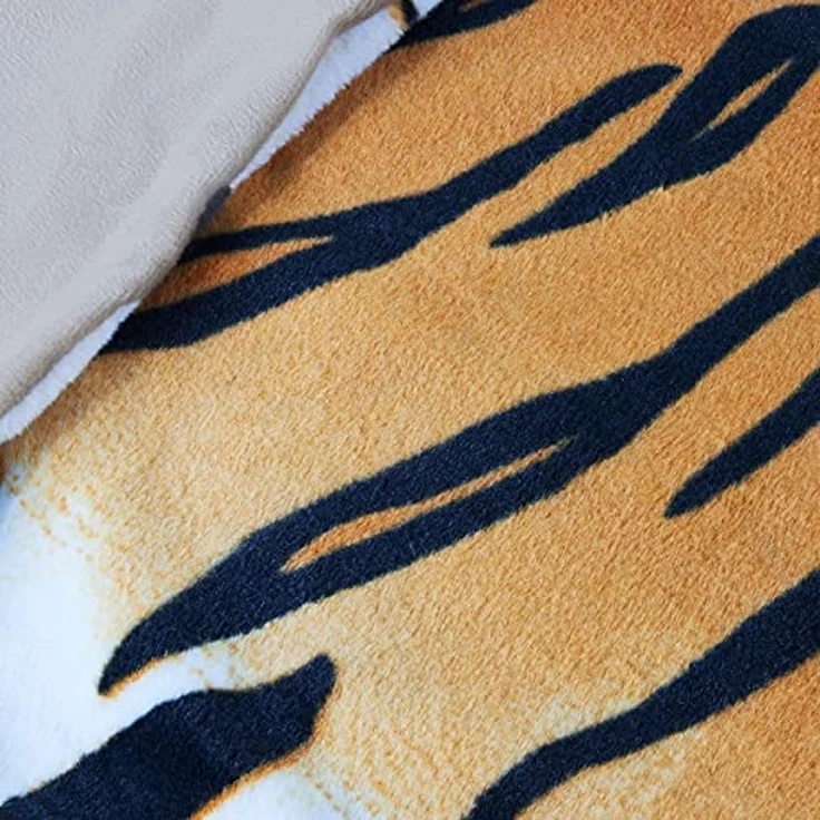 BRUBAKER Fellteppich Tigerfell Bettvorleger, Motivform, Höhe: 260 mm, flauschiger Kaminvorleger Teppich, Tiger Kuscheldecke 130x120 cm – Bild 5