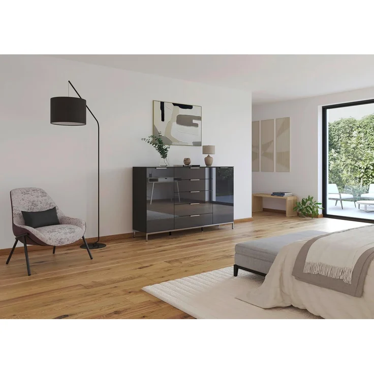 Rauch Möbel Flipp, Nachttisch für Schlafzimmer, Flur, Garderobe, 2-türig, 5 Schubladen, mit Softclose-Funktion, Griffe und Metallkufe Chrom, Farbe Glas Basalt, Schwarz, Breite 180 cm – Bild 2