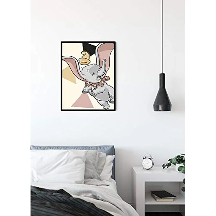 Komar Disney Wandbild Dumbo Angles, Kunstdruck für Kinderzimmer, 30x40cm, ohne Rahmen, seidenmatte Oberfläche, lichtecht und wasserfest, WB025-30x40 – Bild 3