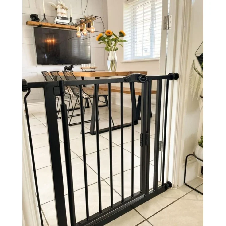 Bettacare Automatisch Schließendes Treppengitter, 147cm - 154cm, Mattschwarz, Druckmontage-Sicherheitsgitter, Babygitter, Sicherheitsschranke für Türen, Flure und Räume – Bild 6