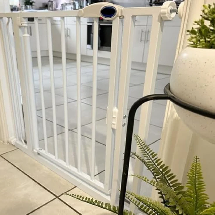 Bettacare Automatisch Schließendes Treppengitter, 61cm – 66.5cm, Weiß, schmal, druckfest, Sicherheitsgitter, Babygitter, Sicherheitsbarriere für Türen, Flure und Räume, einfache Installation – Bild 10