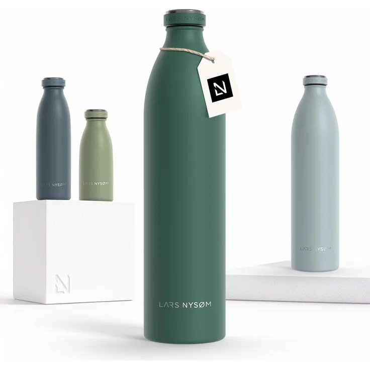 LARS NYSØM Edelstahl Trinkflasche 350ml, 500ml, 750ml, 1L, 1 5 liter | Thermosflasche Kohlensäure geeignet | Auslaufsichere Wasserflasche für Sport, Outdoor, Schule (Pine Green, XL 1500ml)