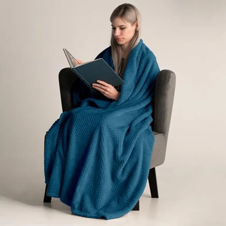 DecoKing Kuscheldecke 220x240 cm Indigoblau Decke Microfaser Wohndecke Tagesdecke Fleece weich sanft kuschelig skandinavischer Stil dunkelblau Henry – Bild 5