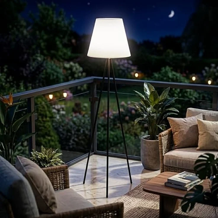 Spetebo LED Solarleuchte Stehlampe für Außen und Innen mit 32 LED, Dämmerungssensor, LED fest integriert, kalt weiß, Solar Standleuchte auf 3 Beinen auch per USB aufladbar – Bild 1