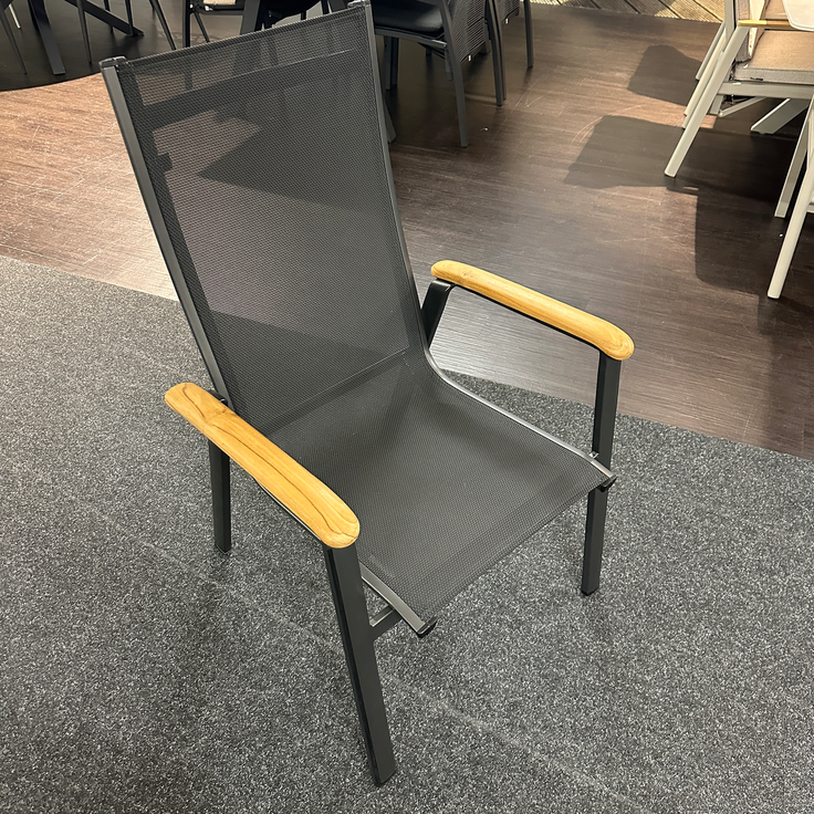 MWH Stapelstuhl Reno Aluminium mit Teak Armlehnen – Bild 3