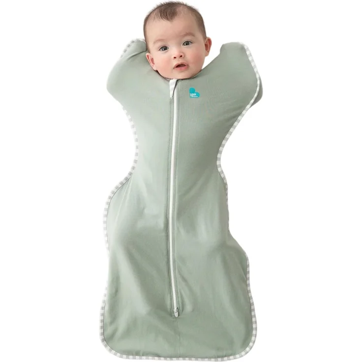 Love To Dream Pucksack Lite, Baby Erstausstattung Neugeboren (2,2-3,8kg), ideal für warme Temperaturen 24-27°C, Arme hoch Position, zweiweg-Reißverschluss für einfaches Windelwechseln, Schlafsack