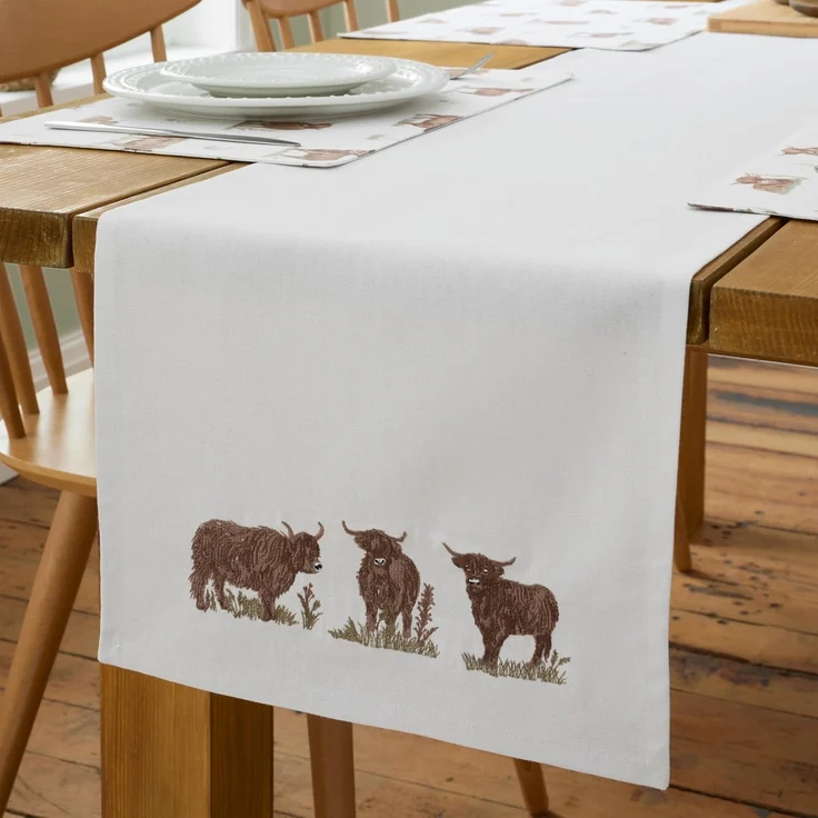 Catherine Lansfield Angus Esstischläufer, Hochlandkuh, Baumwolle, 33x220 cm, Natur – Bild 1