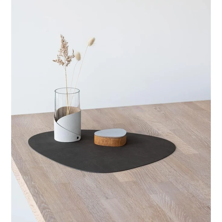 LIND DNA Table Mat Curve L 37x44 cm Nupo Caviar – Bild 4