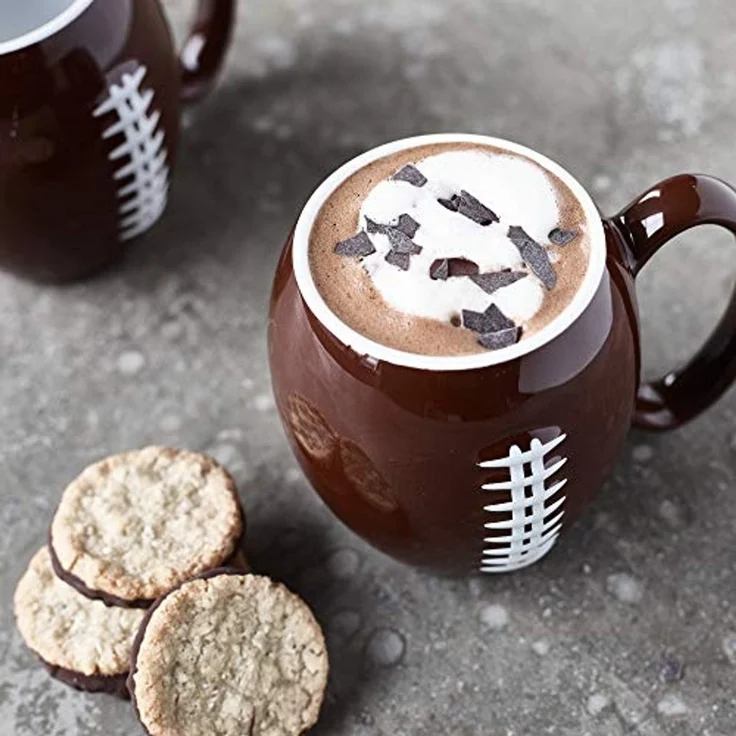 40YARDS Tasse American Football Tasse (600 ml) für Kaffee, Tee, etc, 1-tlg, Keramik, mit erhabener, fühlbarer Football Naht – Bild 3