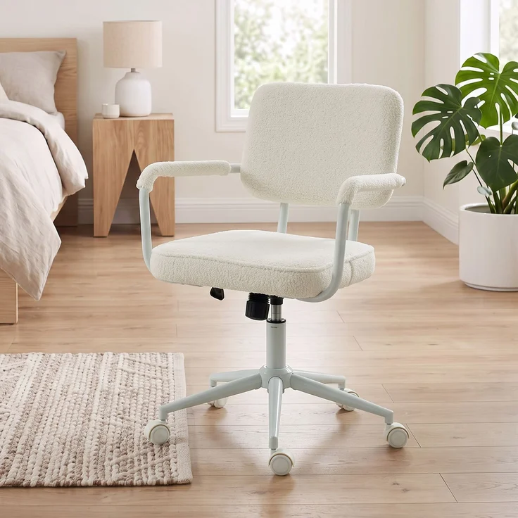 MELAYR, Bürostuhl aus Sherpa-Fleece, Drehstuhl mit 360°-Drehfunktion, Wippfunktion, 62 x 58 x 93 cm, Cremeweiß – Bild 4