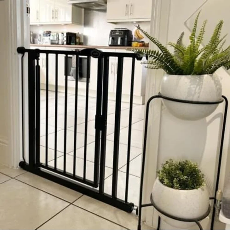 Bettacare Automatisch Schließendes Treppengitter, 75cm - 82cm, Mattschwarz, Druckmontage-Sicherheitsgitter, Babygitter, Sicherheitsschranke für Türen, Flure und Räume – Bild 8