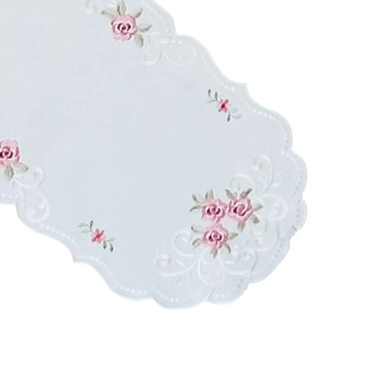 matches21 HOME & HOBBY Tischdecke Tischläufer MARGIT Stickerei Rosenmotiv Polyester weiß 30 x 45 cm (1-tlg), Pflegeleicht & waschbar bei 30 °C – Bild 1
