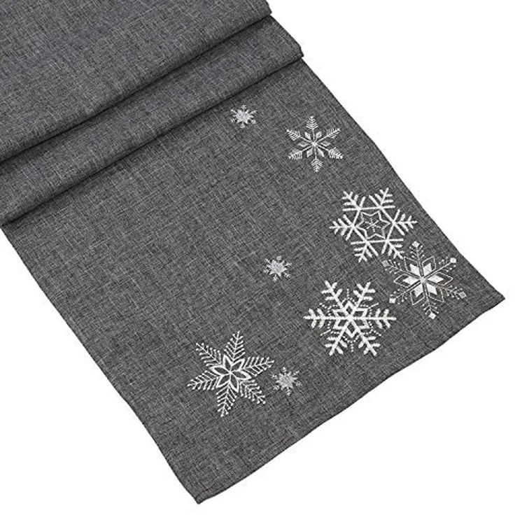 Tischläufer in edlem grau mit Stickerei "Eiskristall" in silber, 40x140 cm – Bild 1