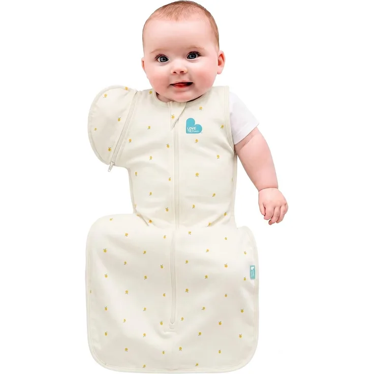 Love to Dream Swaddle Up Übergangssack, Viskose aus Bambus, Arme nach oben, weicher und nachhaltiger Bambusstoff, Schlafsack, 1.0 TOG, (20-24°C) Ideal für Mäßige Temperaturen Creme Zitronen, 5.9-8.6