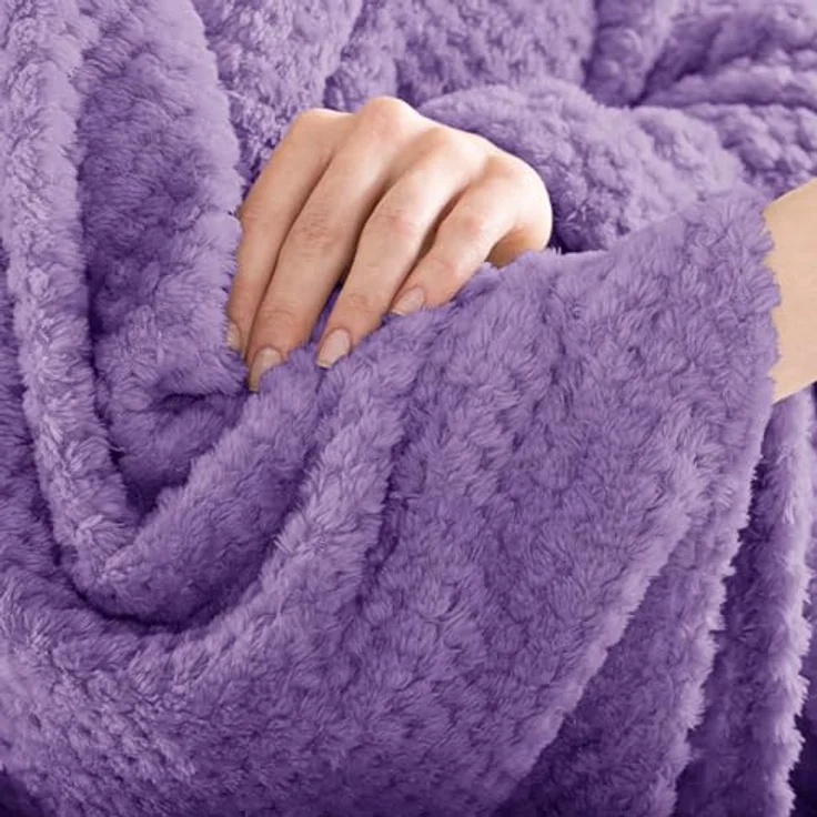 DecoKing Kuscheldecke 70x150 cm violett Decke Microfaser Wohndecke Tagesdecke Fleece weich sanft kuschelig skandinavischer Stil lila Henry – Bild 7