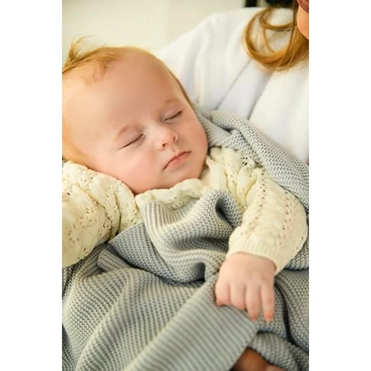 MoMi Kinder- und Babydecke HUG, 80x110 cm, Kuscheldecke aus 50% Baumwolle mit 50% Bambusfasern, Strickdecke ideal für Buggy, Kinderwagen und Babybett – Bild 15