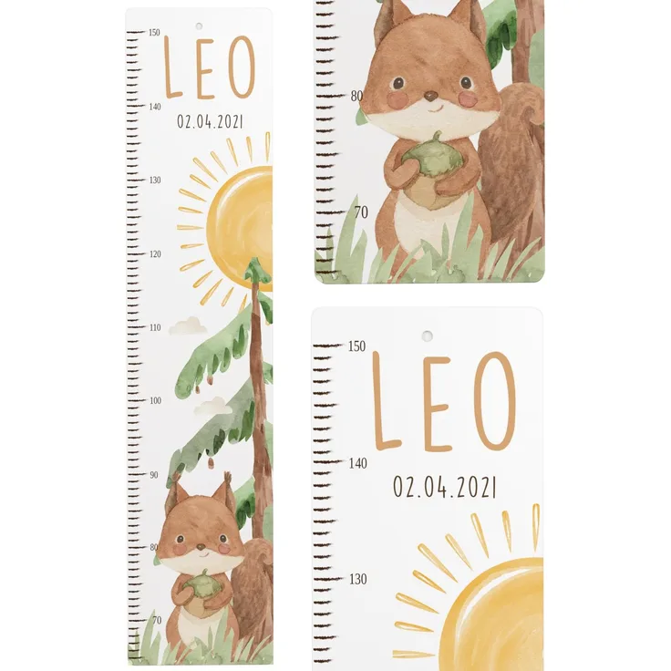 Kidsmood - Personalisierte Messlatte Kinder aus Aluverbund – Hochwertige Messleiste & Wand-Deko für Kinderzimmer mit liebevollem Eichhörnchen im Wald – Tolles Geschenk zur Geburt- Skala 65-140cm