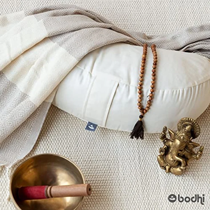 Bodhi Meditationskissen Halbmond Yogi MOND ECO, Sitzkissen aus 100% Bio-Baumwolle mit Buchweizenfüllung, aubergine, ergonomische Form mit Trageschlaufe und waschbarem Bezug – Bild 5