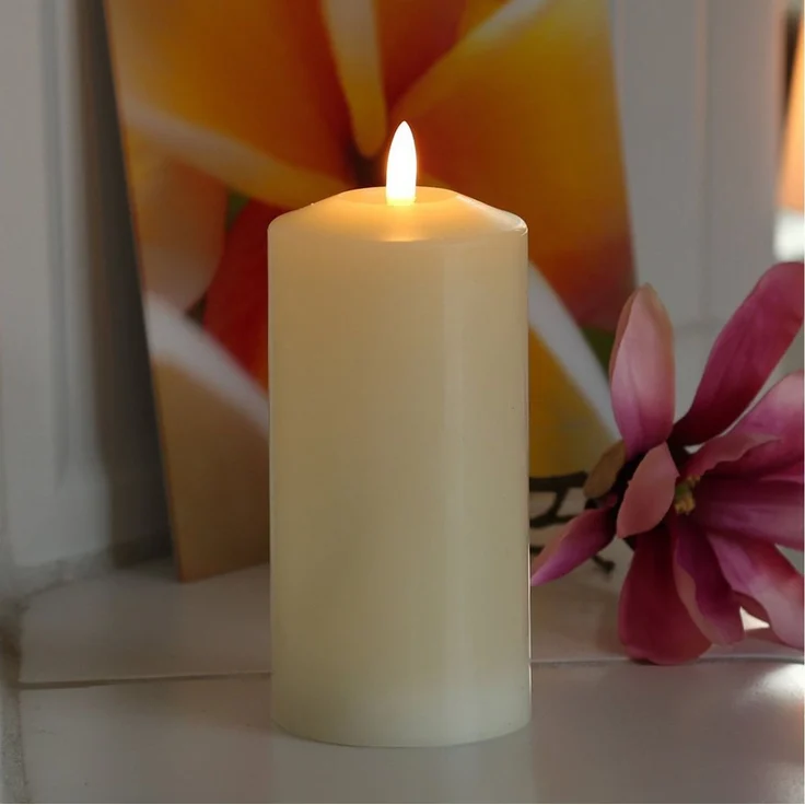 MARELIDA LED-Kerze Stumpenkerze Echtwachs flackernd H: 17,5cm D: 7,5cm Timer creme, LED Classic, warmweiß (2100K bis 3000K) – Bild 1