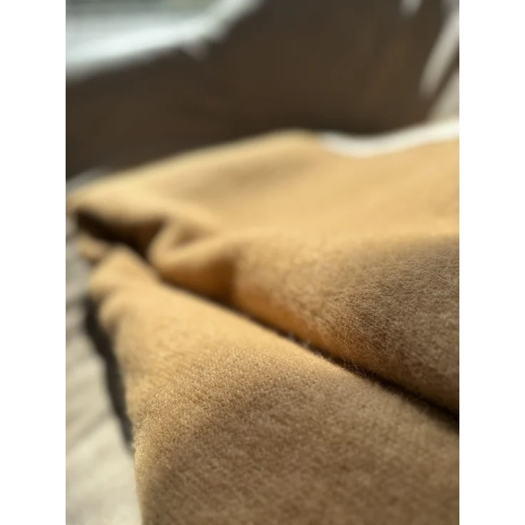 WoolOnly Doubleface Wendedecke Plaid aus norwegischer Wolle 130x200 cm, Camel – Bild 4