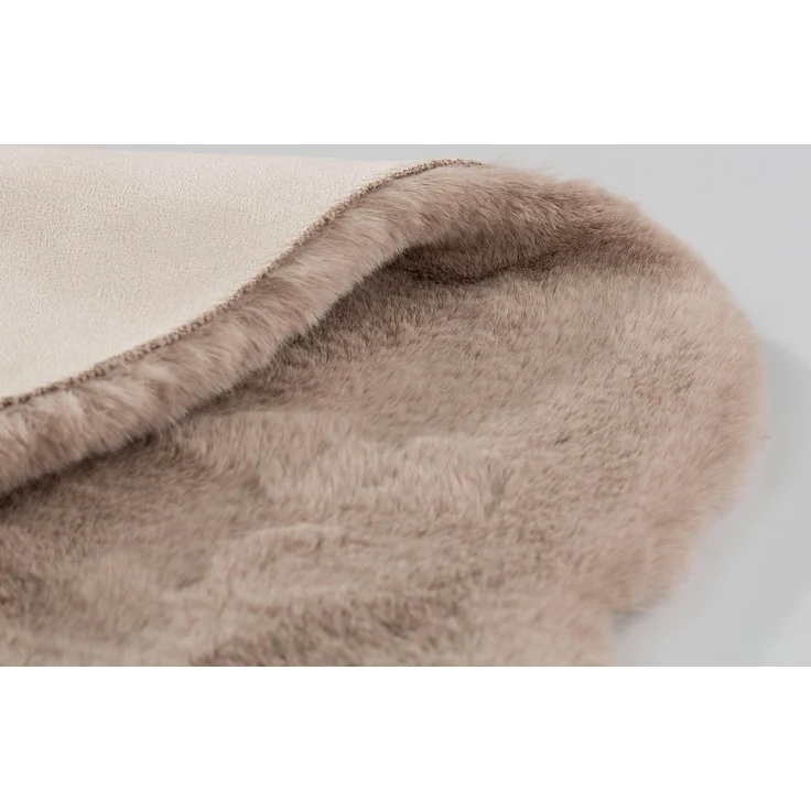 SCHÖNER WOHNEN-Kollektion Fellteppich Tender, fellförmig, Höhe: 26 mm, weich durch Microfaser, Kaninchenfell Haptik, Kunstfell, waschbar – Bild 2