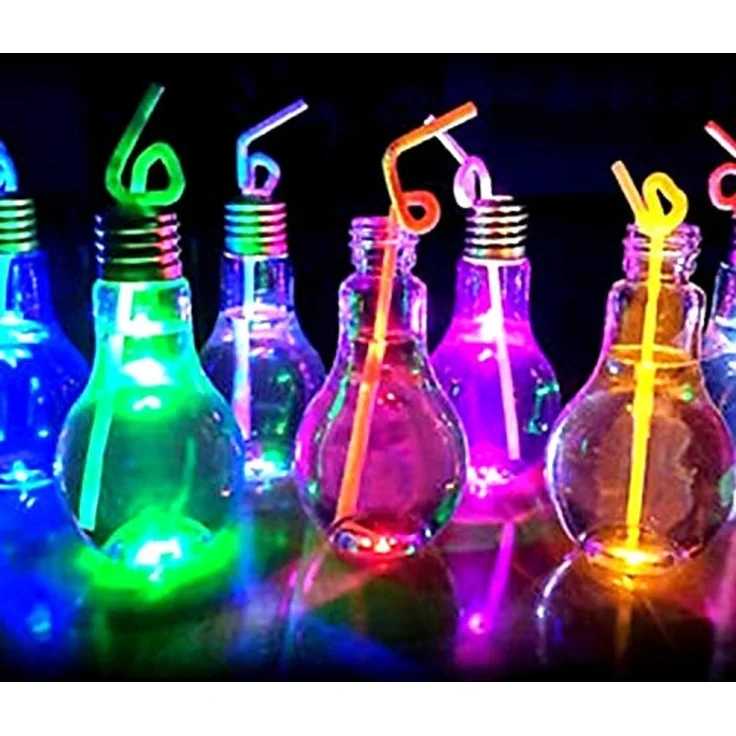 HAC24 Tischleuchte 4er Set LED RGB Trinkglas Glühbirne Partyglas Longdrinkgläser, Beleuchtet, 400 ml, mit Deckel und Strohhalm – Bild 4