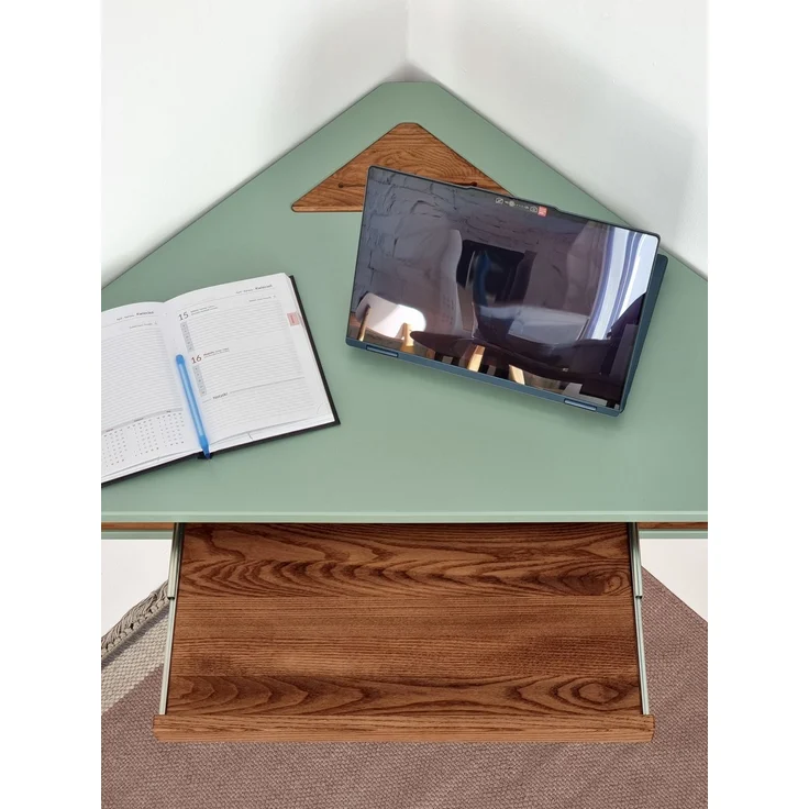 Ragaba Eckschreibtisch mit Tastaturauszug, MDF & Massives Eschenholz Eiche gebeizt, 114x61 cm, Salbei Grün – Bild 3