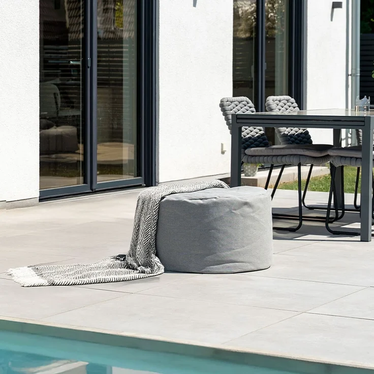 Home Deluxe Outdoor Sitzsack CLOUD - Hellgrau, Polyester, 70 x40 x70 cm – Bild 1