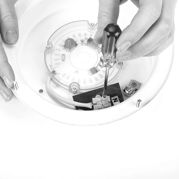 Moderne 12 Watt LED Deckenleuchte fürs Bad aus gebürstetem Stahl & Glas, IP44 – Bild 11