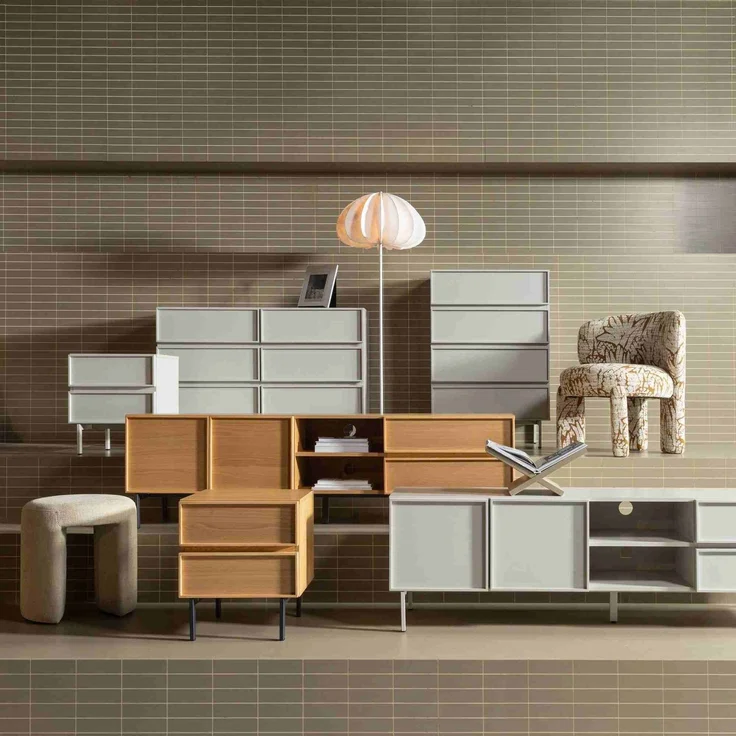 Kommode Tours aus MDF und Metall, modern und geräumig, Sand, 4 Schubladen, 102 x 70 x 42 cm – Bild 2