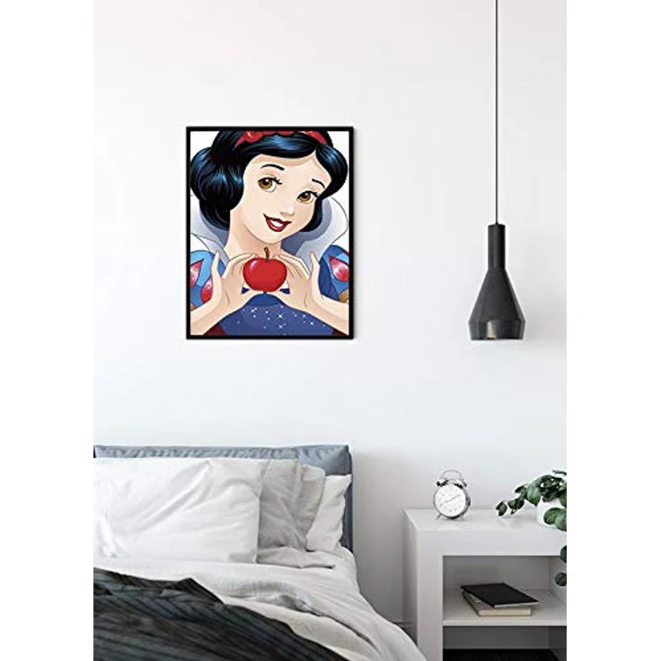 Komar Disney Wandbild Snow White Portrait, Kunstdruck 30x40cm, seidenmatter Oberfläche, fotorealistische Druckqualität, bunt, ohne Rahmen – Bild 3