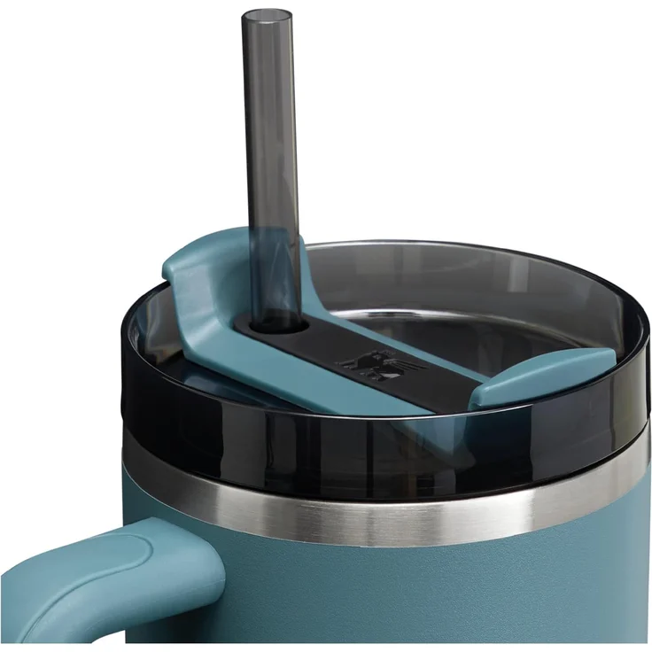 Stanley Quencher H2.0 FlowState Trinkflasche mit Strohhalm 1.2L - Thermobecher Kühlt 11 Stunden - 48 Stunden Eisgekühlt - Spülmaschinenfest - Thermosflasche BPA Frei - Kaffeebecher To Go - Blue Spruce – Bild 9
