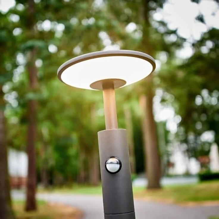 Lucande Außen-Stehlampe Fenia, LED 13 W gesamt, warmweiß – Bild 5