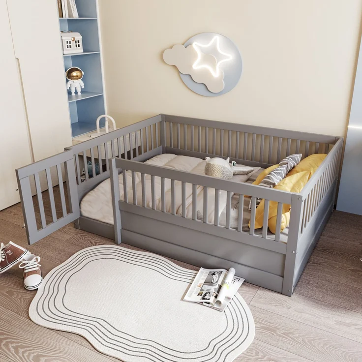 Kinder Bodenbett aus massivem Kiefernholz 140x200 cm mit Zaun & Tür,sicheres Spielbett,offenes Hausbett,Grau – Bild 2