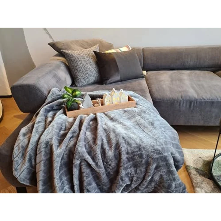Zollner Kuscheldecke, Grau, 150x200 cm, Oeko-Tex® Standard 100, aus 100% Polyester, leicht und anschmiegsam – Bild 5