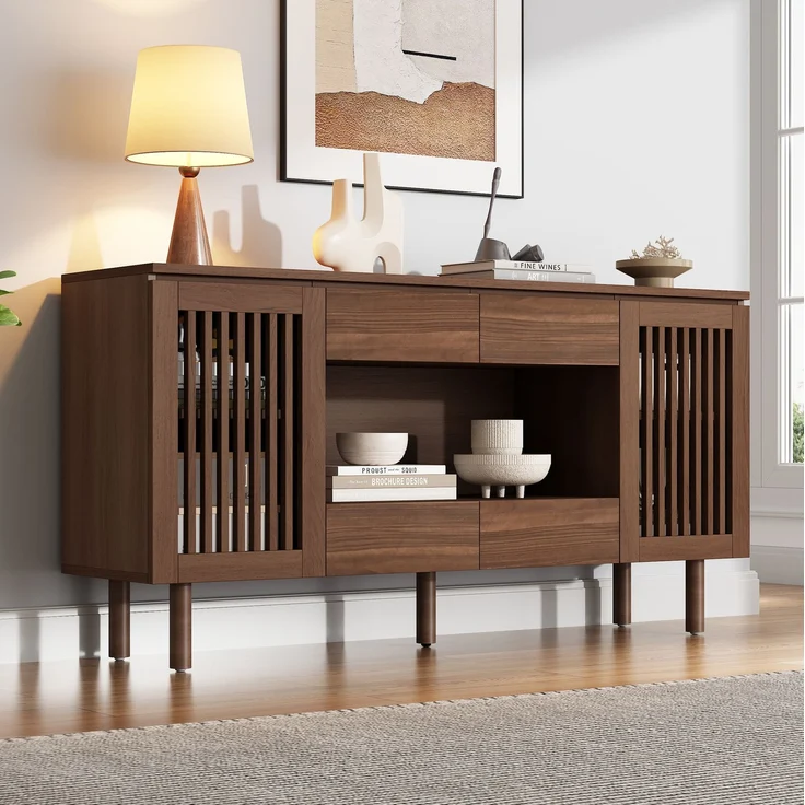 DESVIAE Sideboard Walnussholzfarbe aus MDF – 140x71x35 cm – 4 Schubladen, Lamellentüren – Bild 1