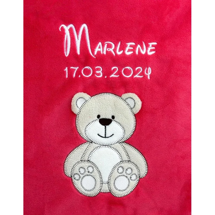 KIDDI-MEDIA Babydecke mit Name und Geburtsdatum Bestickt/kuschelig weich / 1A Qualität (Himbeere - Bär)