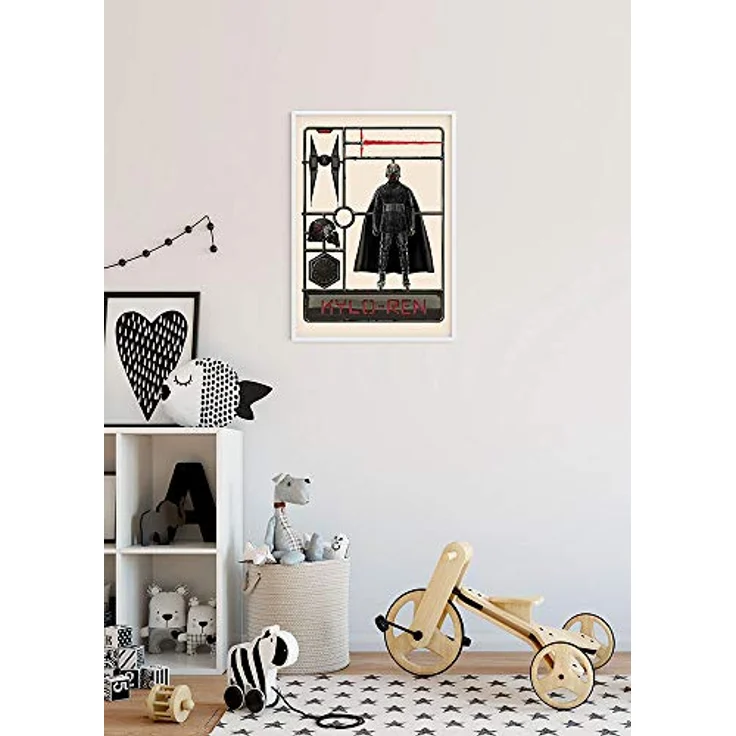 Komar Wandbild | Star Wars Toy Kylo Ren | Premium Kunstdruck für Kinder- und Jugendzimmer, ohne Rahmen, 30 x 40 cm, hohes Farbbrillanz und Lichtbeständigkeit – Bild 4