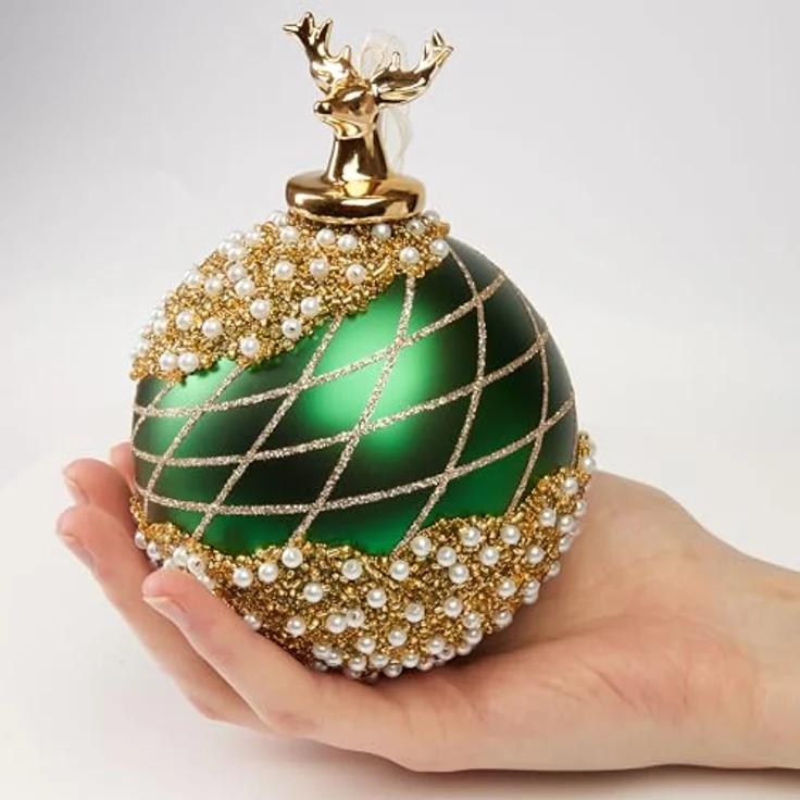 BRUBAKER Weihnachtsbaumkugel Premium Weihnachtskugel mit Porzellan Figur - Handdekorierte Baumkugel (1 St), 10 cm Christbaumschmuck aus Glas mit Perlen Dekorationen und Glitzer – Bild 4