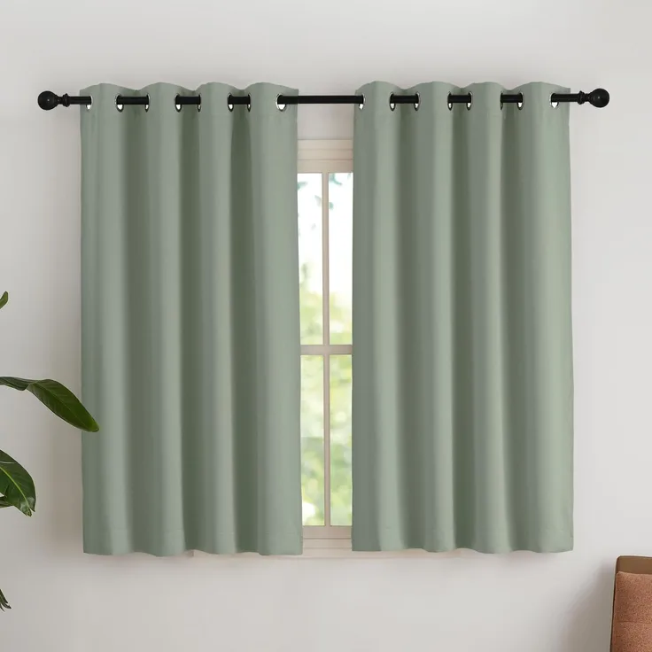 NICETOWN Abdunkelnde Vorhänge Salbeigrün Blickdichte Kurze Gardinen mit Ösen 2er Set H145 x B140 cm, Thermo Gardine Kurzgardine Modern Verdunklungsvorhänge