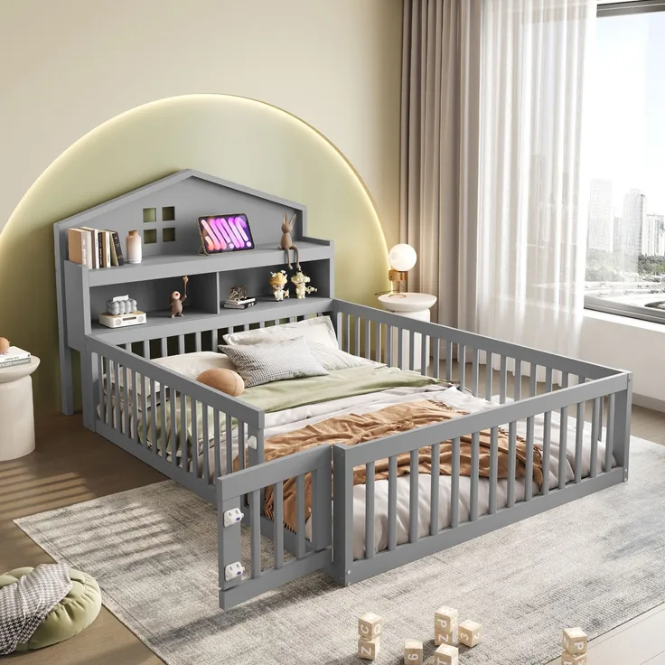Kinderbett Hausform 140x200 cm mit Kreidetafel, Regalen & Tür,Massivholz Bodenbett,Grau