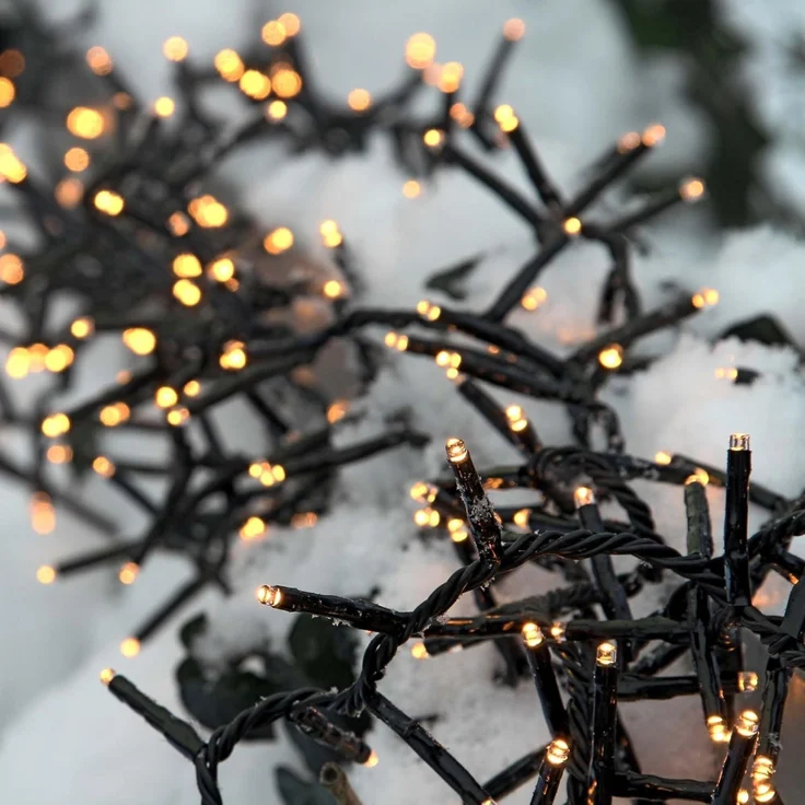 hellum Lichterkette außen mit 370 warmweißen LED, beleuchtet 7,38 m mit schwarzem Kabel, LED Lichterkette außen mit Stecker und Timer, outdoor im Cluster (Snake) - Design – Bild 1